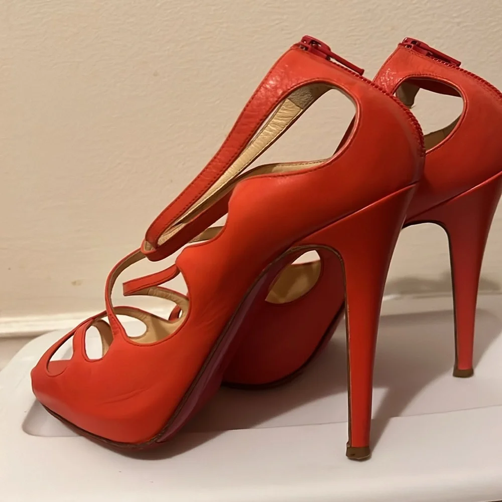 Christian louboutin orange strappy sandals - Picture 2 of 4